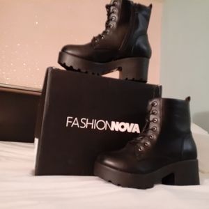 Women's shoes sizes 7 to 9